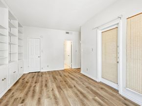 3105  San Jacinto Street  207, Dallas Texas 75204