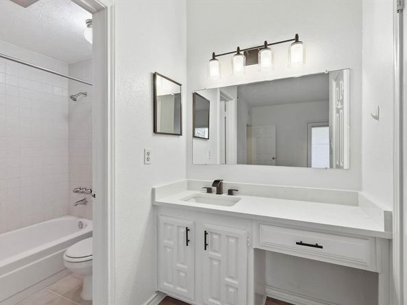 3105  San Jacinto Street  207, Dallas Texas 75204