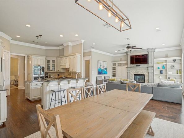 8  Hidden Lake Court , Mansfield Texas 76063