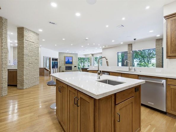 6816  Oak Hill Drive , Fort Worth Texas 76132