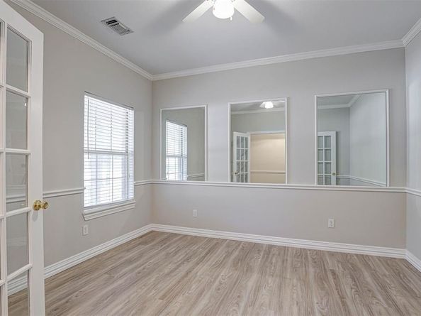 104 W Ash Lane , Euless Texas 76039