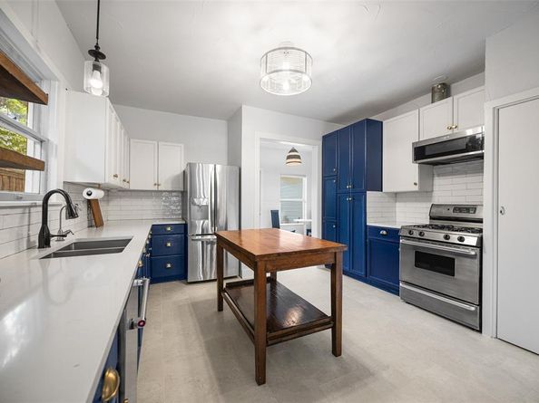 832 N Winnetka Avenue , Dallas Texas 75208