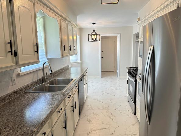 5823  Marview Lane , Dallas Texas 75227