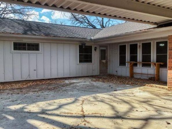 3801  Halifax Court , Arlington Texas 76013