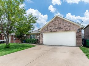 476  Paddle Drive , Crowley Texas 76036