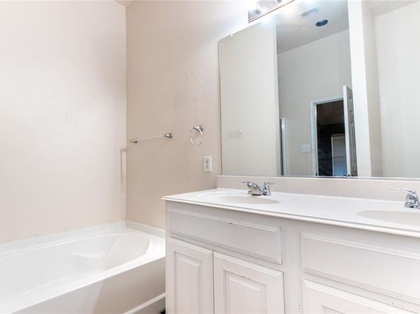 476  Paddle Drive , Crowley Texas 76036