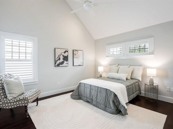 656  Bishop Heights Lane , Dallas Texas 75208