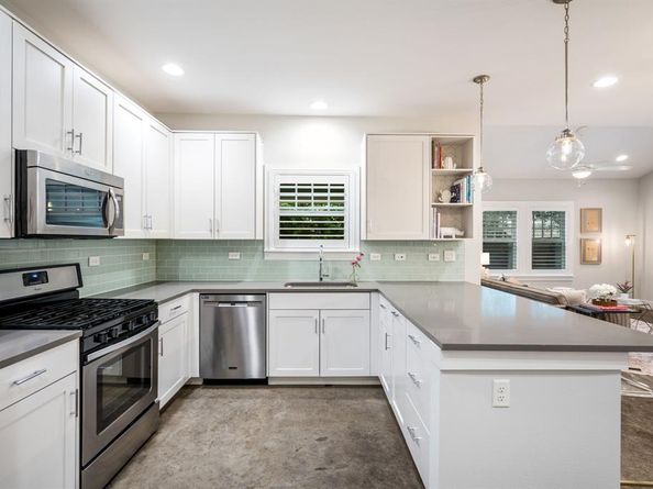 656  Bishop Heights Lane , Dallas Texas 75208