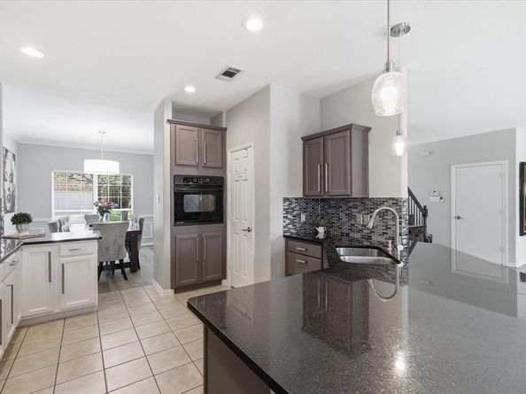 851  Branch Crossing , Lantana Texas 76226