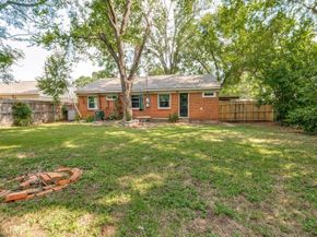 913 W Inwood Drive , Arlington Texas 76013