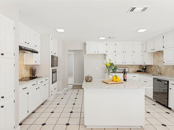 4201  High Mesa Court , Arlington Texas 76016