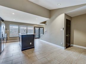 8560  Park Lane  75, Dallas Texas 75231