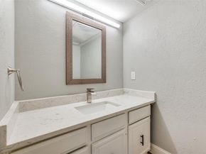 8560  Park Lane  75, Dallas Texas 75231