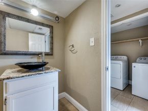 8560  Park Lane  75, Dallas Texas 75231