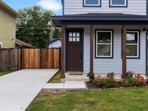 1104 E Annie Street , Fort Worth Texas 76104