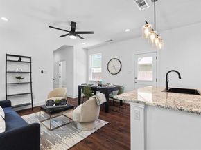 1104 E Annie Street , Fort Worth Texas 76104