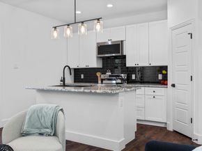 1104 E Annie Street , Fort Worth Texas 76104