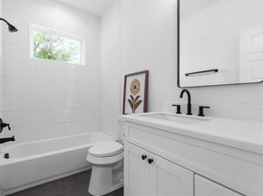 1104 E Annie Street , Fort Worth Texas 76104