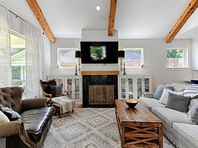 1323  Lansford Avenue , Dallas Texas 75224