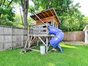 1323  Lansford Avenue , Dallas Texas 75224