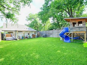1323  Lansford Avenue , Dallas Texas 75224