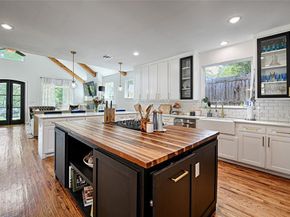 1323  Lansford Avenue , Dallas Texas 75224