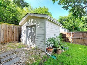 1323  Lansford Avenue , Dallas Texas 75224