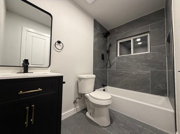 8423  Glen Regal Drive , Dallas Texas 75243