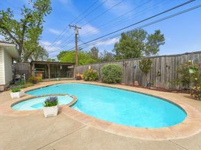1233  Bardfield Avenue , Garland Texas 75041