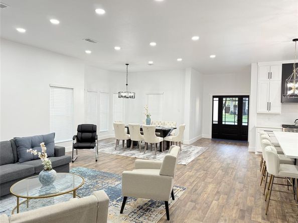 4602  Sycamore Street , Dallas Texas 75204