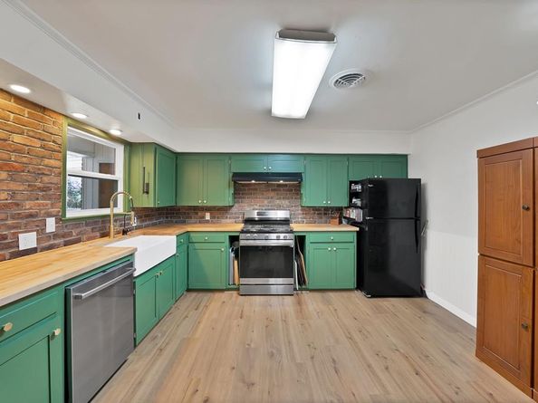 6800  Hightower Street , Fort Worth Texas 76112