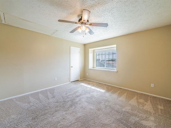 36 W Creek Lane , Grand Prairie Texas 75052