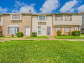 36 W Creek Lane , Grand Prairie Texas 75052