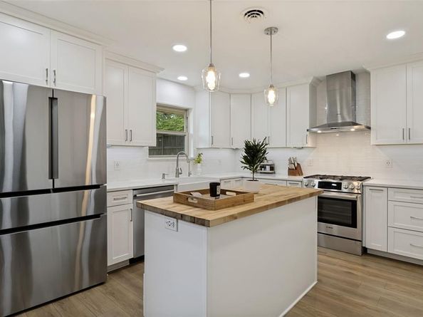 8815  Larchwood Drive , Dallas Texas 75238