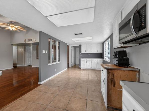 7700  Acapulco Road , Fort Worth Texas 76112