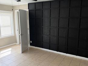 2709  Hanger  , Fort Worth Texas 76105