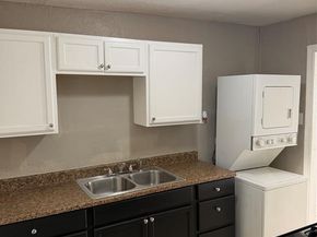 2709  Hanger  , Fort Worth Texas 76105