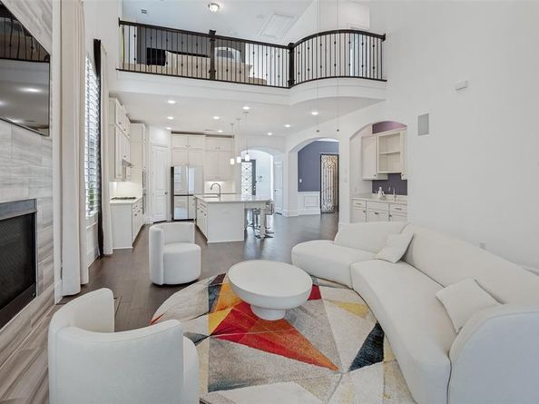 1328  Viridian Park Lane , Arlington Texas 76005