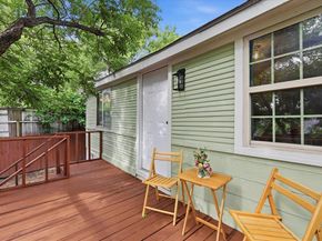 1910  Ramsey Avenue , Dallas Texas 75216