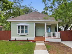 1910  Ramsey Avenue , Dallas Texas 75216