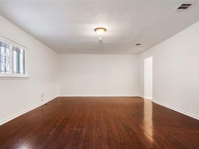 2611 W Amherst Avenue , Dallas Texas 75235