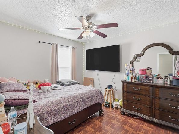 5039  Berridge Lane , Dallas Texas 75227