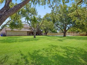 2965 S Sunbeck Circle , Farmers Branch Texas 75234