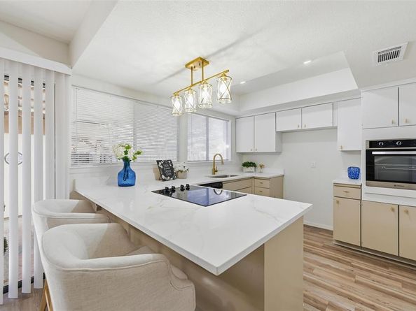 424  Westview Terrace , Arlington Texas 76013