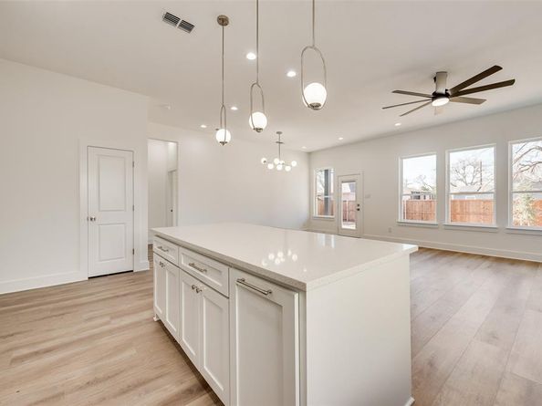 4021  Esmalda Street , Dallas Texas 75212