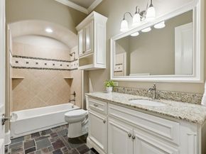 2624  Sir Gawain Lane , Lewisville Texas 75056