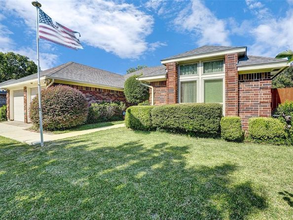 4329  Baldwin Street , Grand Prairie Texas 75052