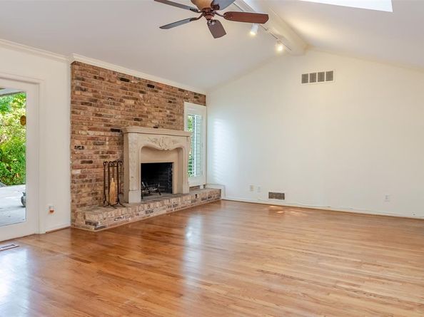 6151  Chesley Lane , Dallas Texas 75214