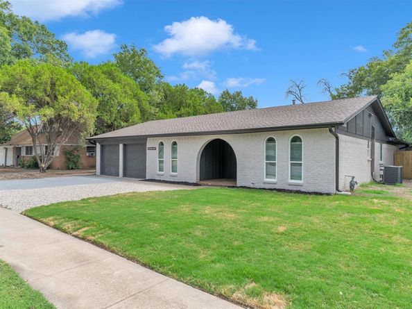 5813  MCCART Avenue , Fort Worth Texas 76133