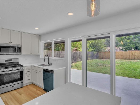 5813  MCCART Avenue , Fort Worth Texas 76133